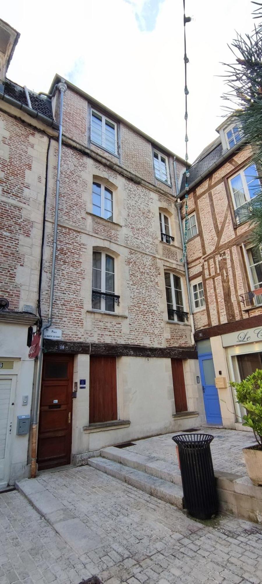 Studio Vue Cathedrale Laon Exterior photo